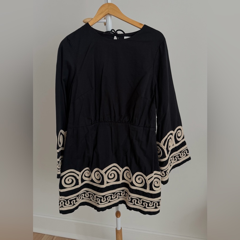 Elegant Black and Cream wide sleeves Women's dress
